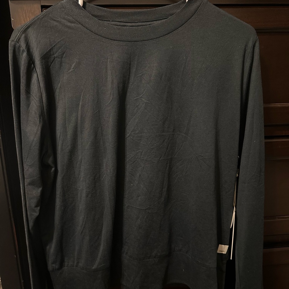 Vuori women’s Long Sleeve Tee